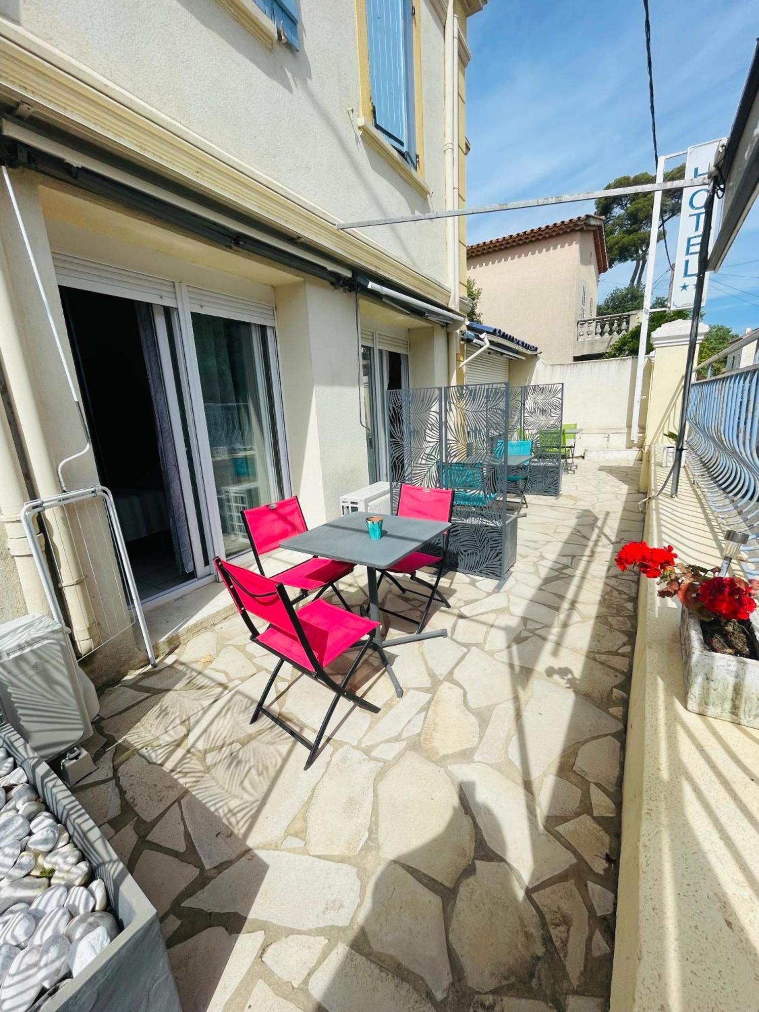 Escale Au Soleil Hôtel et Appart Saint Aygulf Exterior foto