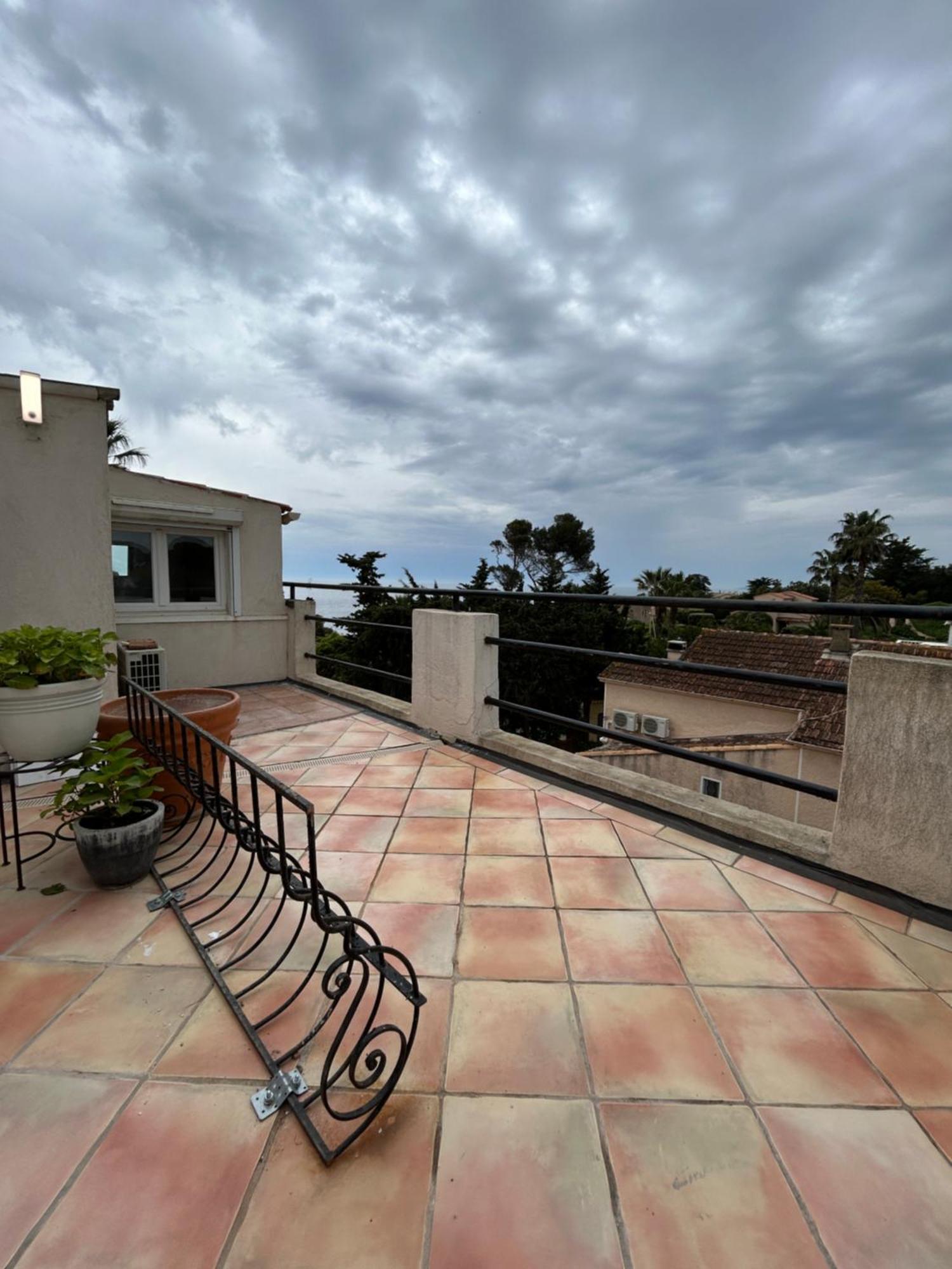 Escale Au Soleil Hôtel et Appart Saint Aygulf Exterior foto